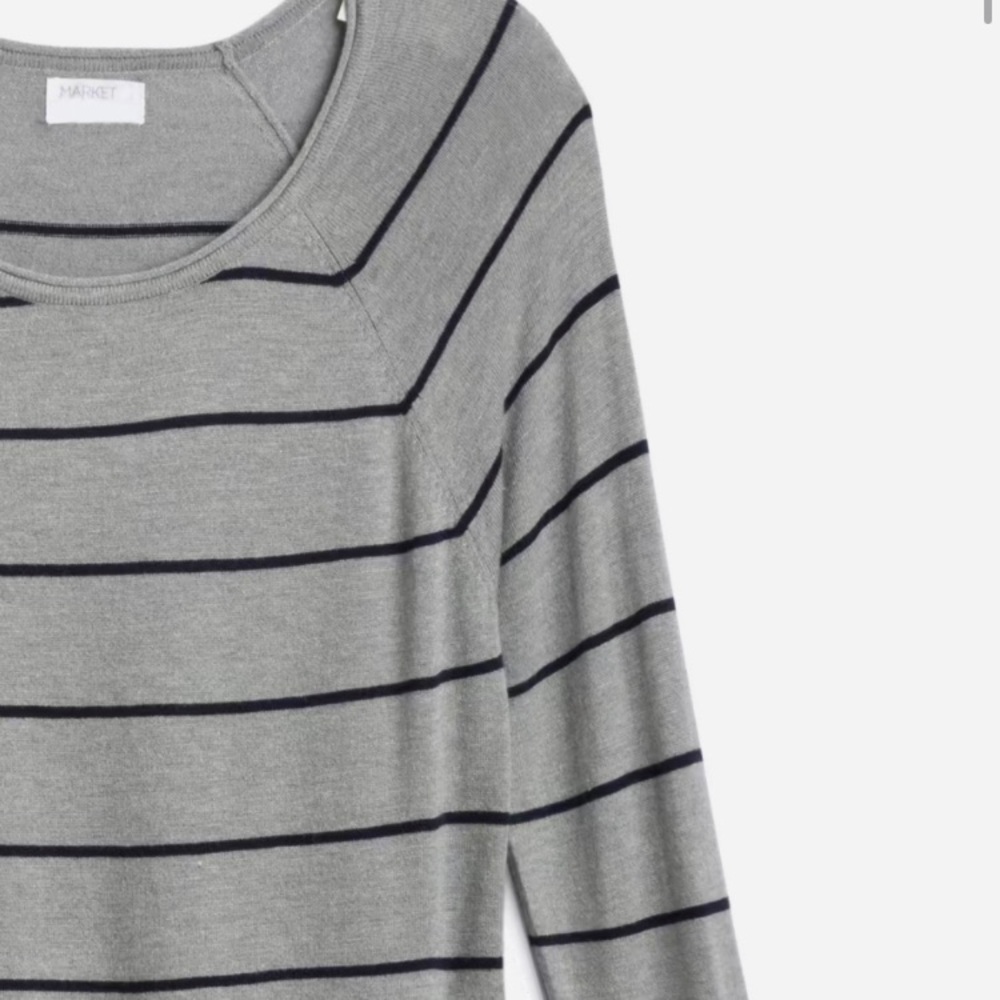 Robin curved hem pullover